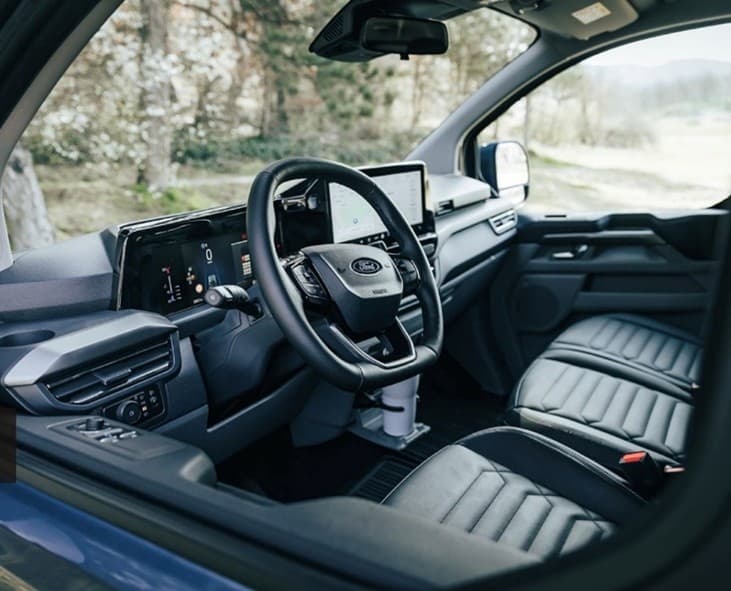 Ford Tourneo Custom V710 prémium belső tér